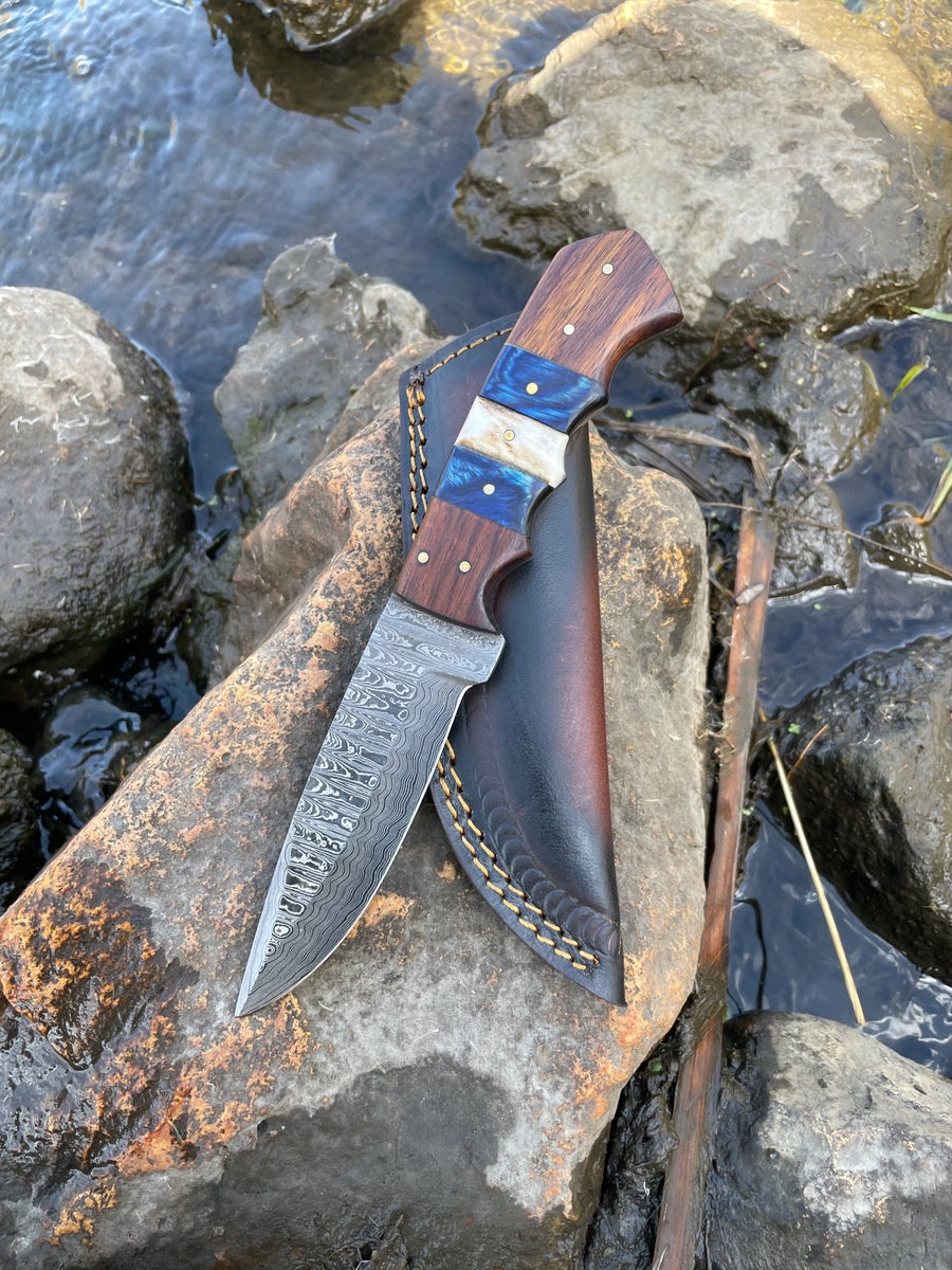 Handmade High Carbon Damascus Steel Hunting Knife