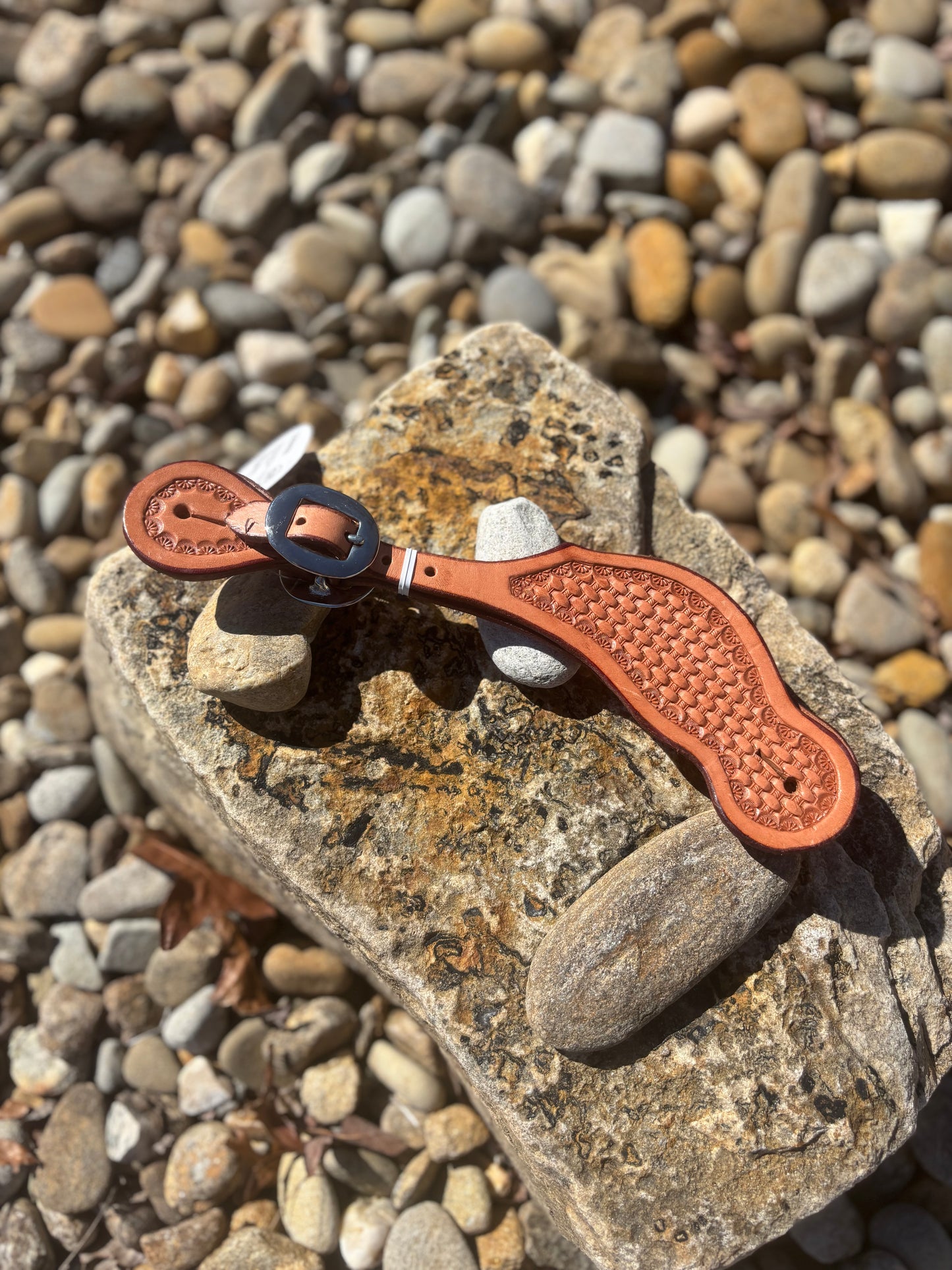 Wide Shaped Spur Strap