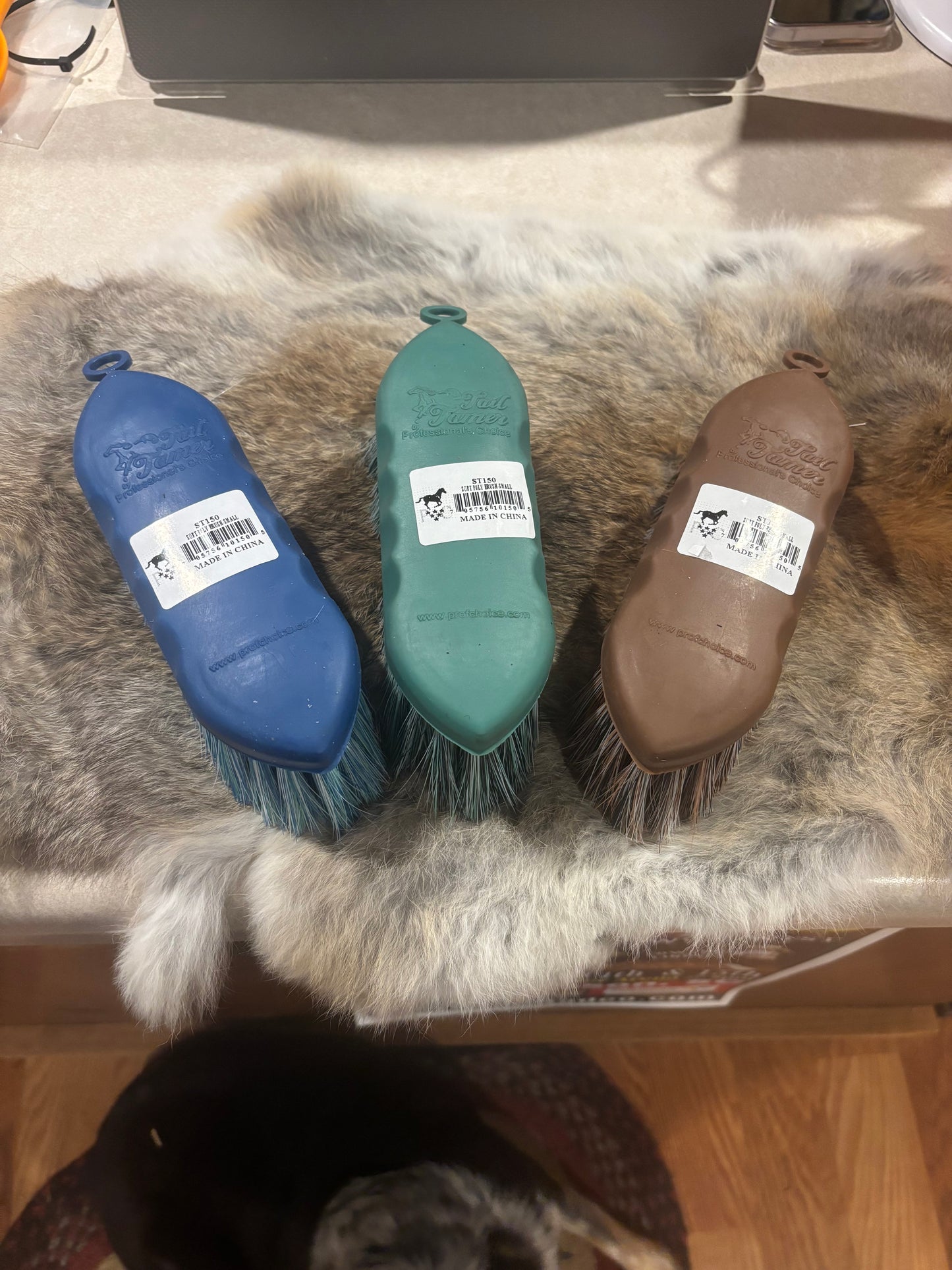 TAIL TAMER SMALL SOFT POLY BRUSH