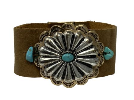Silver Concho Magnetic Clasp Bracelet